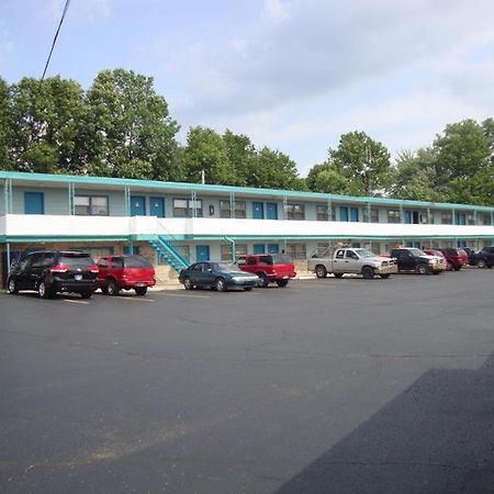 Budgeteer Motor Inn Ангола Екстериор снимка
